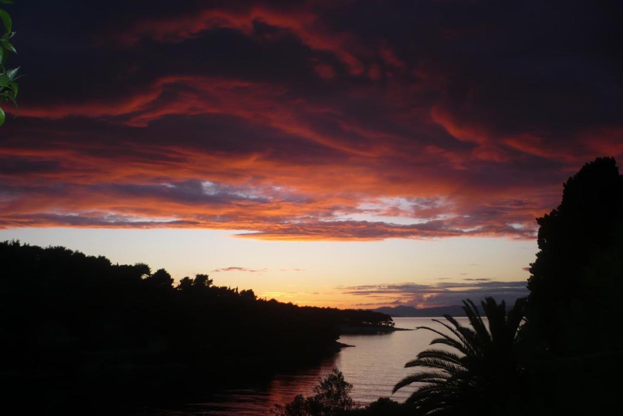 Sunset By The Sea Splitska Exterior foto